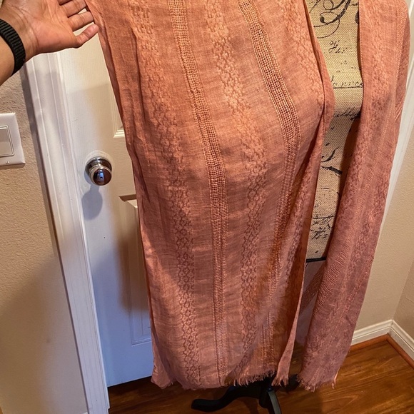 Light weight kimono, 100% polyester. - Picture 6 of 9